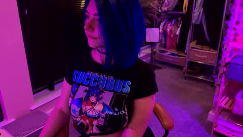 Snapshot of vixenp chatting on 3, 10, 2025 Polly Online mostly at 9pm-2am UK Time online show from 3, 10, 2025