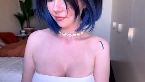 Polly  Online mostly at 9pm-2am UK Time online show from 24, 5, 2026