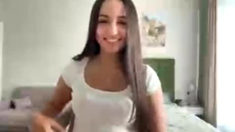 Snapshot of vixy_luna chatting on 27, 4, 2026 Miss Mia online show from 27, 4, 2026