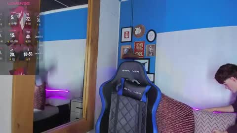 Snapshot of vladhellsing4 chatting on 6, 2, 2025 Vlad online show from 6, 2, 2025