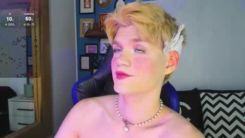 Snapshot of vladhellsing4 chatting on 30, 10, 2025 Vlad online show from 30, 10, 2025