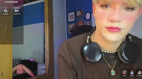 Snapshot of vladhellsing4 chatting on 21, 11, 2025 Vlad online show from 21, 11, 2025