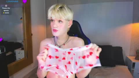 Snapshot of vladhellsing4 chatting on 30, 5, 2026 Vlad online show from 30, 5, 2026