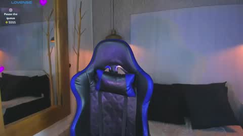 Snapshot of vladhellsing4 chatting on 7, 6, 2026 Vlad online show from 7, 6, 2026