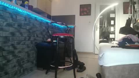 Snapshot of vladika021 chatting on 4, 10, 2025 vladika021 online show from 4, 10, 2025