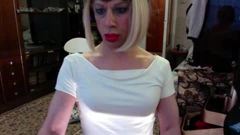 Snapshot of vladiskin chatting on 3, 2, 2026 Violetta Elysia online show from 3, 2, 2026