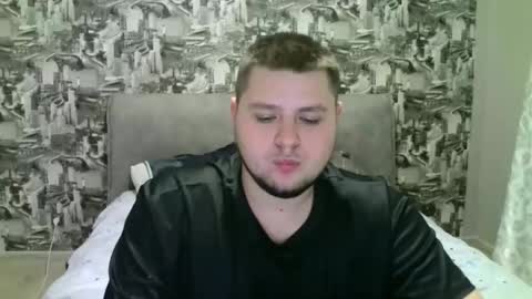 Volshebnik1302 online show from 28, 10, 2025