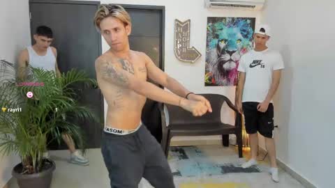 voyeurism_guys online show from 23, 9, 2025