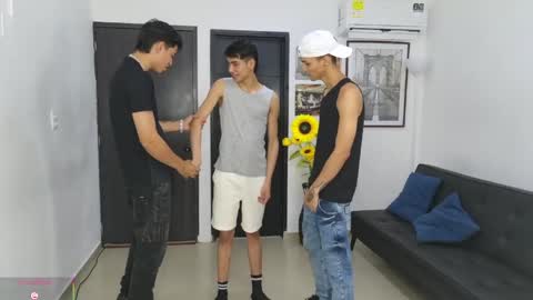 voyeurism_guys online show from 22, 4, 2026