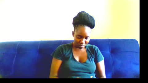 Snapshot of vvelvet_vixen chatting on 19, 10, 2025 vvelvet_vixen online show from 19, 10, 2025