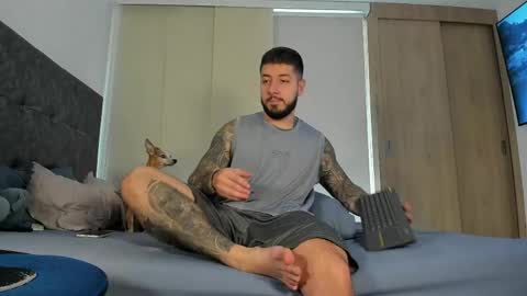 vyxen_ online show from 22, 4, 2026