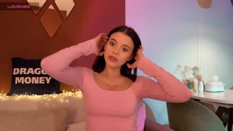 Mia online show from 3, 2, 2025