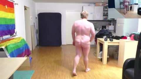 Snapshot of waldw123 chatting on 20, 10, 2025 Yarlim online show from 20, 10, 2025