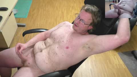 Snapshot of waldw123 chatting on 6, 1, 2026 Yarlim online show from 6, 1, 2026