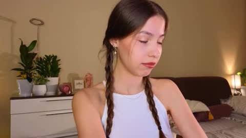 Wendy. Hello Honeys Ill see you 2nd 5th 7th this week love you3 online show from 18, 10, 2025