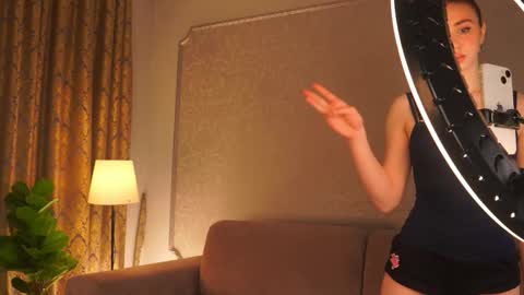 hello guys im Lilian online show from 13, 3, 2026