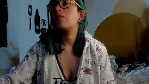 Waningrose  Lu online show from 4, 1, 2025