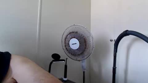 wants online show from 5, 1, 2025