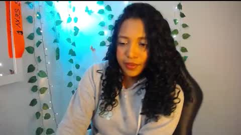 Snapshot of warisgoddes chatting on 30, 5, 2026 EMILY online show from 30, 5, 2026