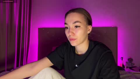 Snapshot of watergirl_ chatting on 5, 3, 2025 Im saving up for a new car help me online show from 5, 3, 2025