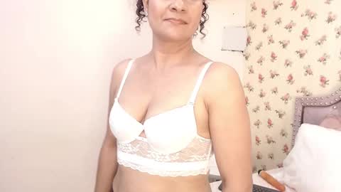 Milf Latina online show from 10, 3, 2026