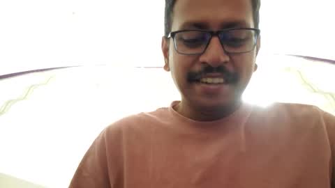 Snapshot of wearcondom chatting on 24, 10, 2025 sexyguy online show from 24, 10, 2025