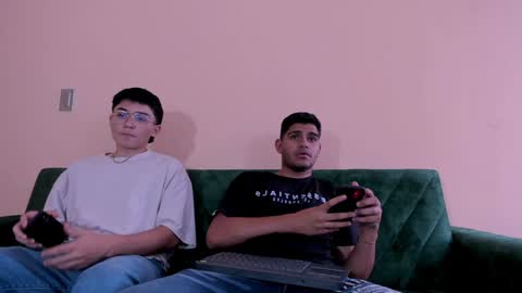 Snapshot of web_gammer_ chatting on 7, 1, 2025 Jhonny Dick his neighbors. online show from 7, 1, 2025