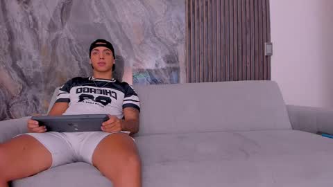 Snapshot of web_gammer_ chatting on 14, 9, 2025 Jhonny Dick his neighbors. online show from 14, 9, 2025