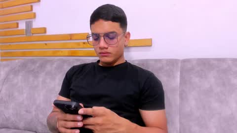 Snapshot of web_gammer_ chatting on 3, 10, 2025 Jhonny Dick his neighbors. online show from 3, 10, 2025