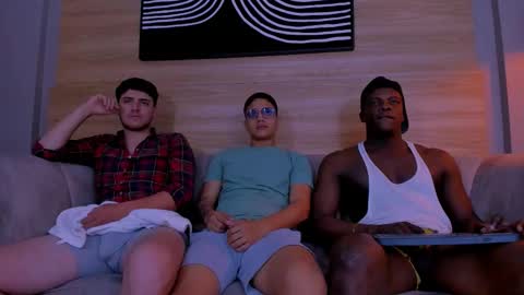 Snapshot of web_gammer_ chatting on 4, 12, 2025 Jhonny Dick his neighbors. online show from 4, 12, 2025