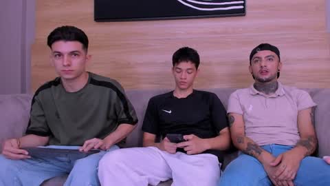 Jhonny Dick  his neighbors. online show from 12, 5, 2026