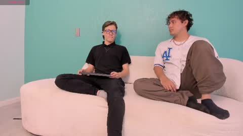 Jhonny Dick  his neighbors. online show from 14, 7, 2026