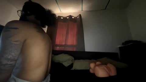 Snapshot of webthrow chatting on 8, 11, 2025 ShootingWebs online show from 8, 11, 2025