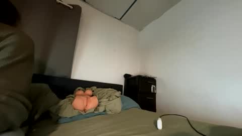 Snapshot of webthrow chatting on 1, 12, 2025 ShootingWebs online show from 1, 12, 2025