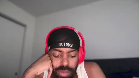 Snapshot of wellpackaged_ chatting on 13, 4, 2026 Langston online show from 13, 4, 2026