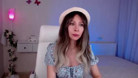 Snapshot of wendifoster chatting on 8, 4, 2026 Wendi Foster online show from 8, 4, 2026