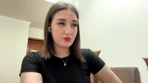 Snapshot of wendolynmusil chatting on 8, 4, 2026 Anna online show from 8, 4, 2026