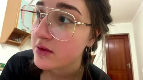 Snapshot of wendolynmusil chatting on 17, 4, 2026 Anna online show from 17, 4, 2026