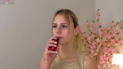 Snapshot of wendy__doll chatting on 5, 3, 2025 Im Wendy online show from 5, 3, 2025