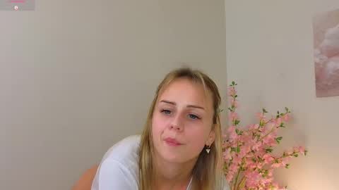 Snapshot of wendy__doll chatting on 8, 3, 2025 Im Wendy online show from 8, 3, 2025