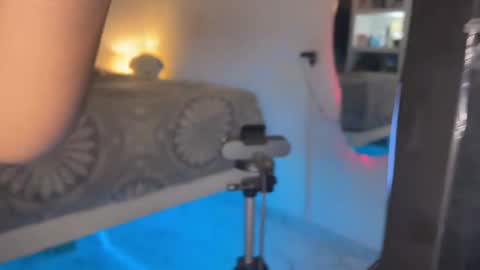 Wendy Alex online show from 24, 2, 2025