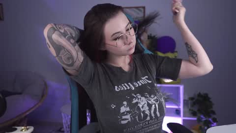 little girl who is always rightLisa online show from 4, 2, 2025