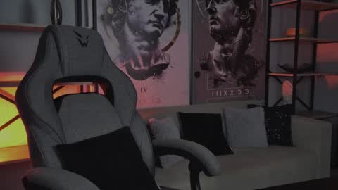 little girl who is always rightLisa online show from 10, 11, 2025