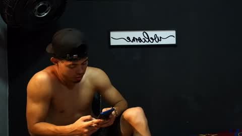 wesley_77 online show from 28, 4, 2026