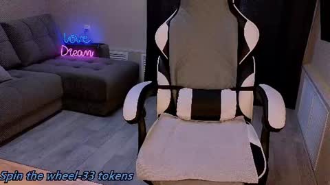 Molly online show from 27, 7, 2026
