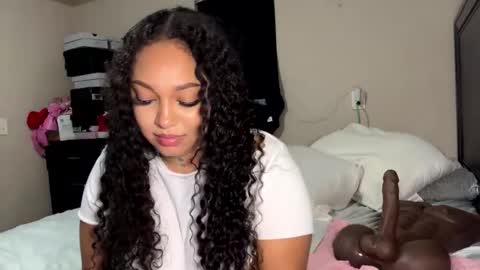 Snapshot of wetcreamerr chatting on 9, 1, 2025 SheSquirts online show from 9, 1, 2025