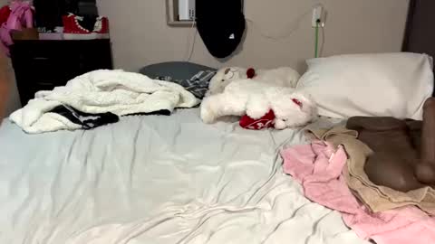 Snapshot of wetcreamerr chatting on 12, 1, 2025 SheSquirts online show from 12, 1, 2025