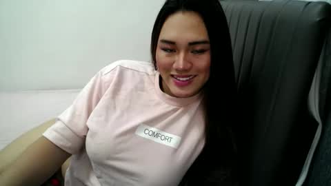 Snapshot of wetdreamasiax chatting on 27, 9, 2025 jess online show from 27, 9, 2025