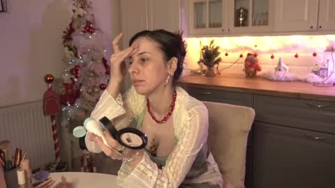 Victoria Maria online show from 25, 12, 2024