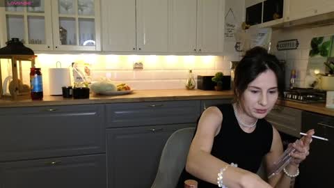 Victoria Maria online show from 14, 1, 2025